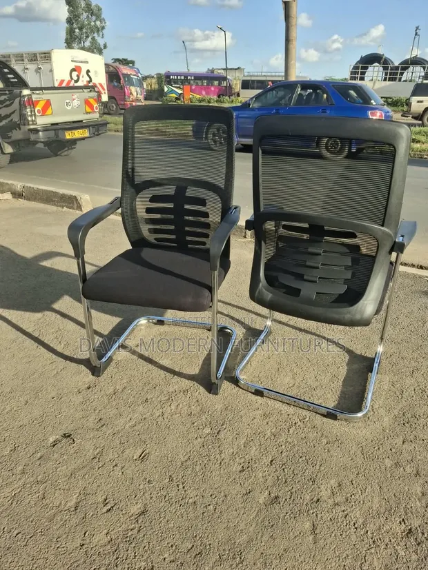 Set of 2 Black Mesh Visitors Chairs - 1