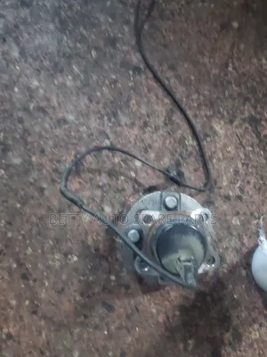 Toyota Belta Rear Hub