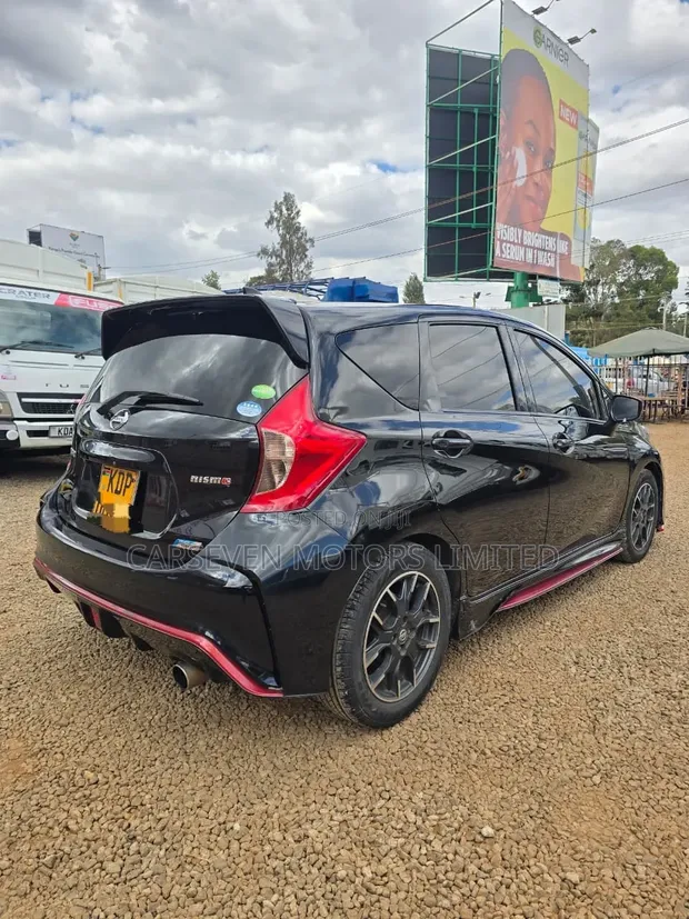 Nissan Note 2016 Nyeusi - 1