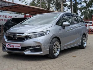 Honda Fit Shuttle 1.5 Hybrid 2019 Silver