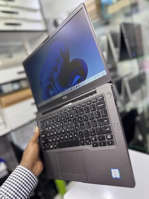 Dell Latitude 5300 Laptop 8GB RAM, 256GB SSD, Intel Core i5 - 1