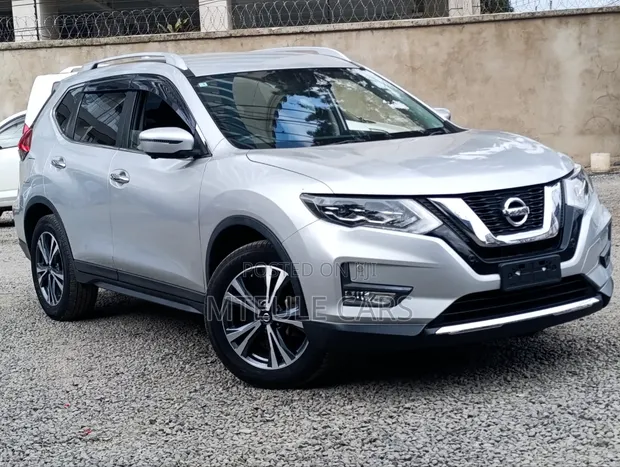 Nissan X-Trail 2019 Silver - 1