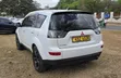 Mitsubishi Outlander 2007 Nyeupe - 2