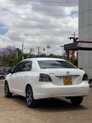 Toyota Belta 2010 Nyeupe