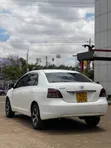 Toyota Belta 2010 Nyeupe - 1