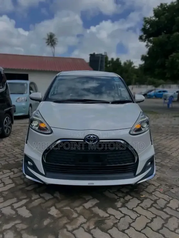Toyota Sienta 2019 Pearl - 1