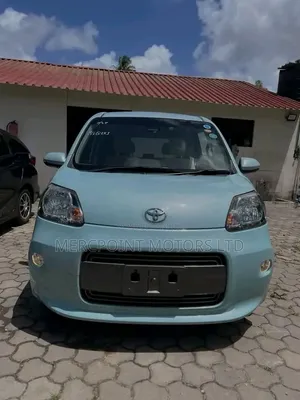 Toyota Spade 2019 Blue