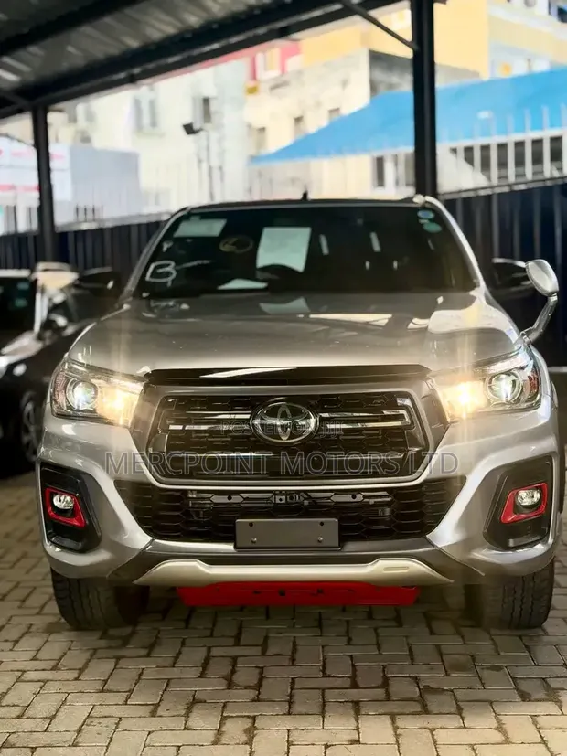 Toyota Hilux Revo Double Cab 2.4 Diesel AWD 2019 Silver - 1