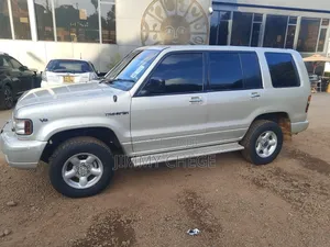 1997 Isuzu Trooper Silver