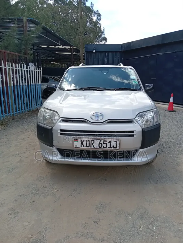 Toyota Succeed 2018 Silver - 1