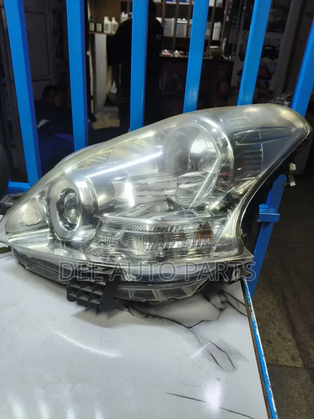 Toyota Ractis 2008 Headlight (Non-Xenon) - 1