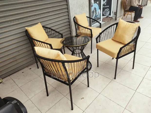 Boss Office Products Balcony Set (4 Seater, Round Table) - 1