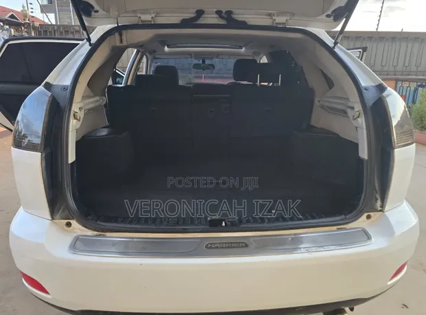 Toyota Harrier 2006 White - 1
