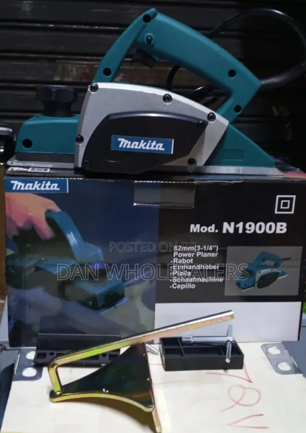 Makita Electric Planner - 1