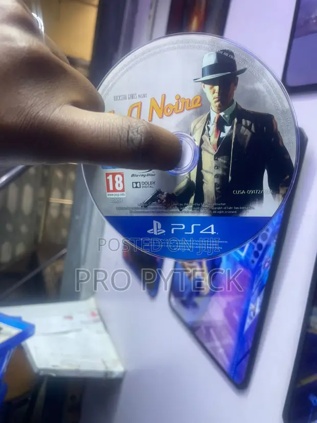 L.A. Noire Used Game (PS4) - 1