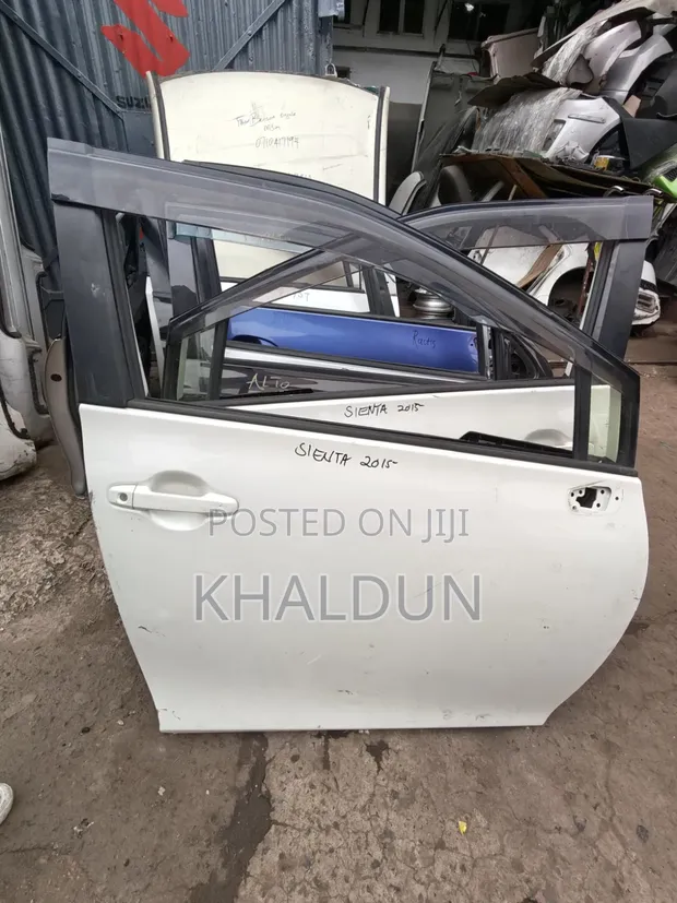 Toyota Sienta 2018 - Front Right Door (Refurbished) - 1