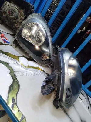 Mwangaza wa Mbele wa Daihatsu Mira (Uliotumika)