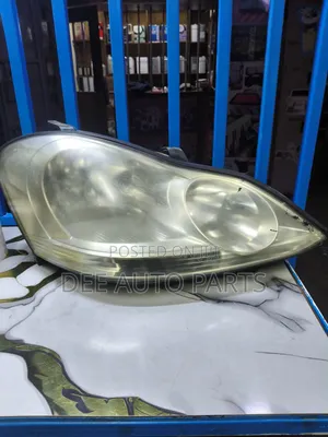 Toyota Ipsum 2005 Headlight