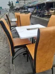 Seti ya Viti Vinne vya Kahawia na Meza - 1
