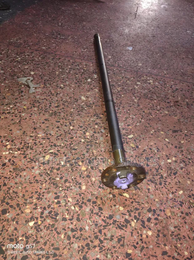 Toyota Land Cruiser 79 Rear Axel - 1