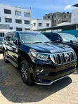 Toyota Land Cruiser Prado 2.8 2019 Nyeusi - 2