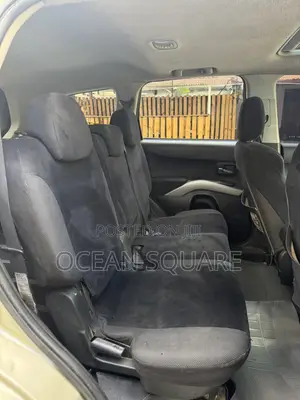 Mitsubishi Outlander 2006 Dhahabu