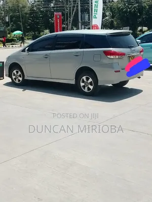 Toyota Wish 2010 Nyeupe
