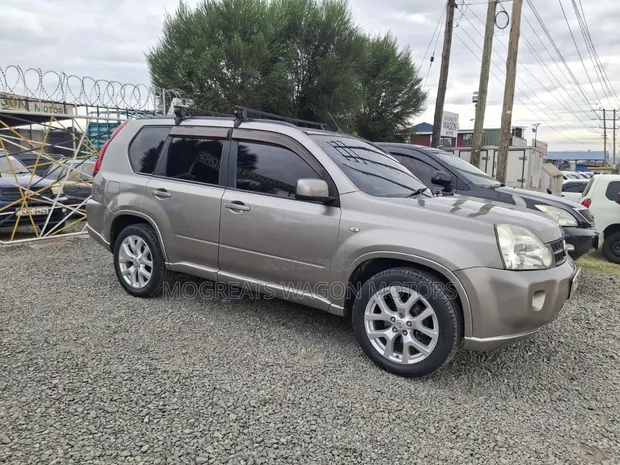 Nissan X-Trail 2009 Gold - 1