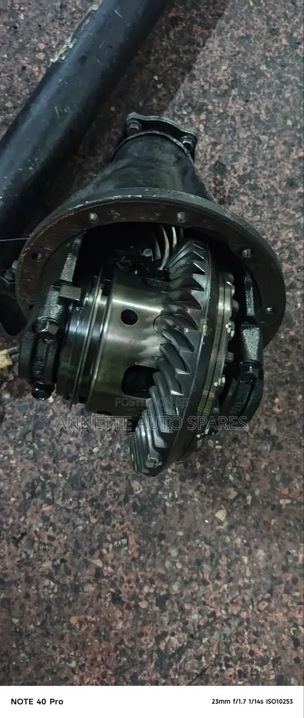 Toyota Hilux Differential (Diff) Revo with Switch - 1
