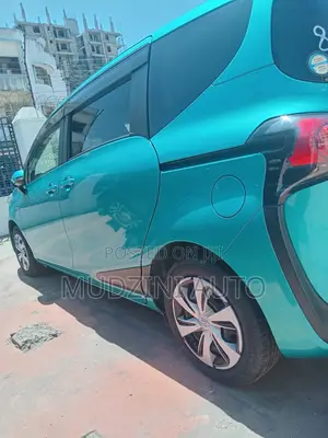 Toyota Sienta 1.5 Hybrid FWD 2020