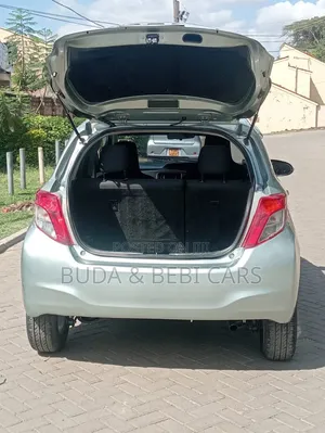 Toyota Vitz 2012 Kijani