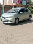 Toyota Vitz 2012 Kijani - 2