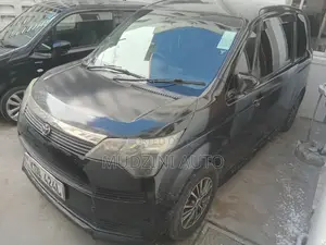 Toyota Spade 2013 Nyeusi