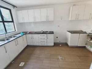 3 Bedroom Apartment with DSQ for Rent in Riverside