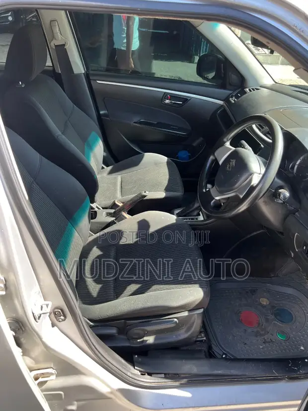 Suzuki Swift 2014 Silver - 1
