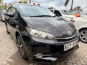Toyota Wish 2013 Nyeusi
