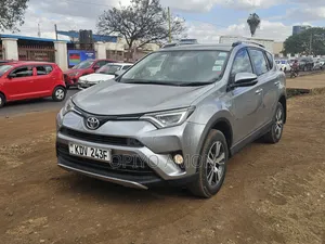 Toyota RAV4 2017 Nyeupe