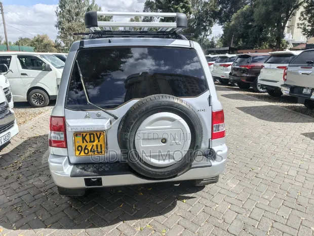 Mitsubishi Pajero IO 2004 Silver - 1