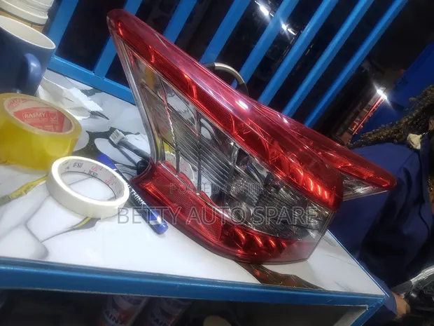 Nissan Sylphy Tail Lights (Used, Ex-Japan) - 1