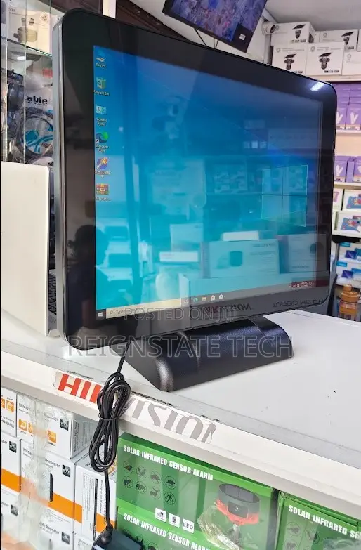Restaurant POS Touch Terminal - Core i5, 8GB RAM, 256GB SSD, 17-inch - 1