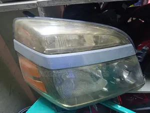 Taa ya Mbele ya Toyota Voxy 2003 (Sio Xenon)