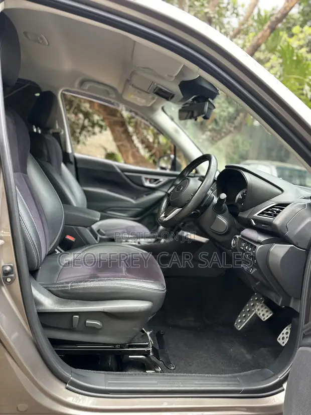Subaru Forester Premium 2022 Dhahabu - 1
