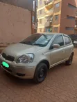 Toyota Vitz 2002 Nyeupe - 3