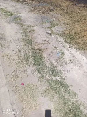 Eneo la Eka 24 kwa Biashara, Barabara ya Kerarapon, Karen