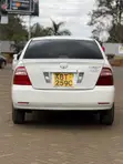 Toyota Corolla 2005 Nyeupe - 3