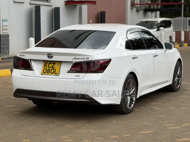 Toyota Crown Athlete 2013 White - 1
