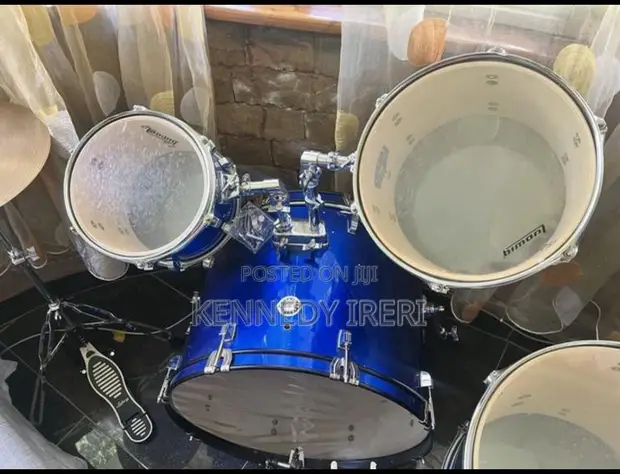 Ludwig 5-Piece Acoustic Drum Set - 1