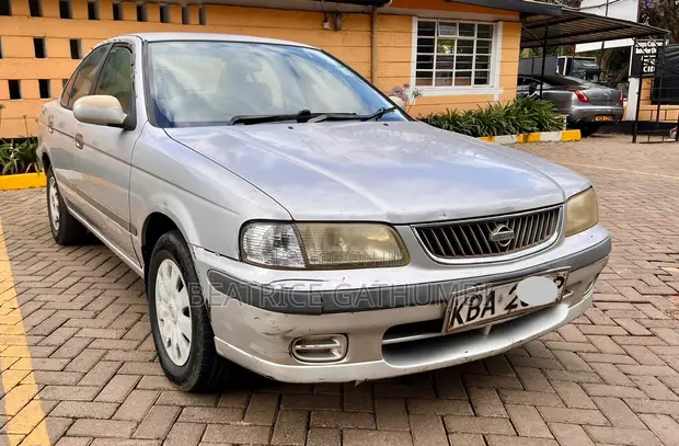Nissan Sunny 2000 Silver - 1