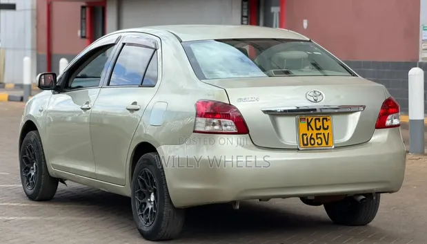 Toyota Belta 2008 Kahawia - 1