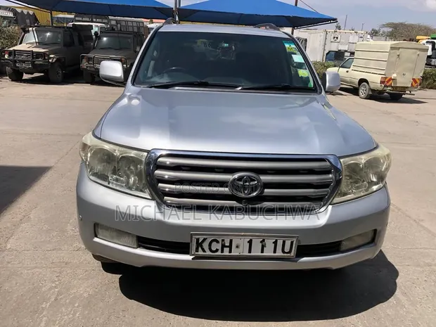 Toyota Land Cruiser 2011 Gray - 1